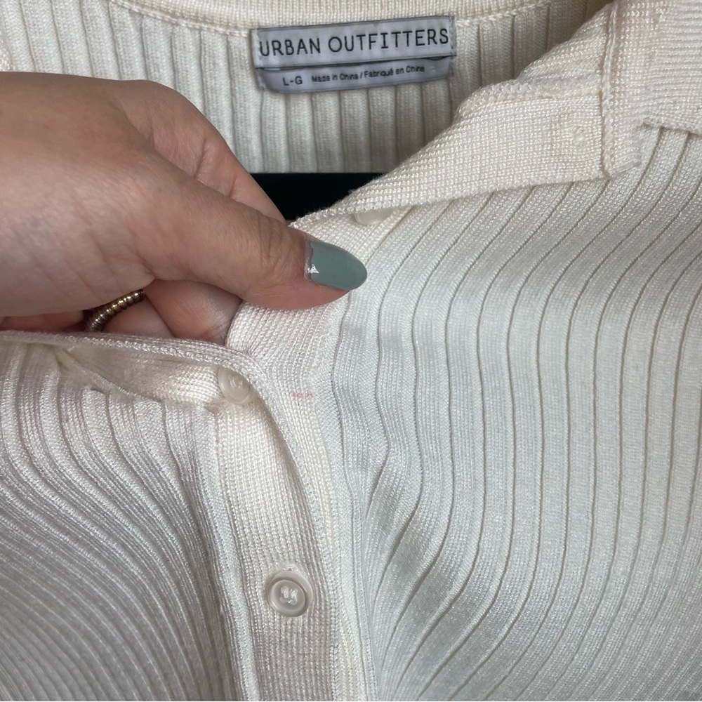 Cropped Collared Sweater - Picture 10 of 10